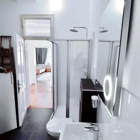 Grosses, Helles Vintage Mit Parkplatz Daire İnnsbruck